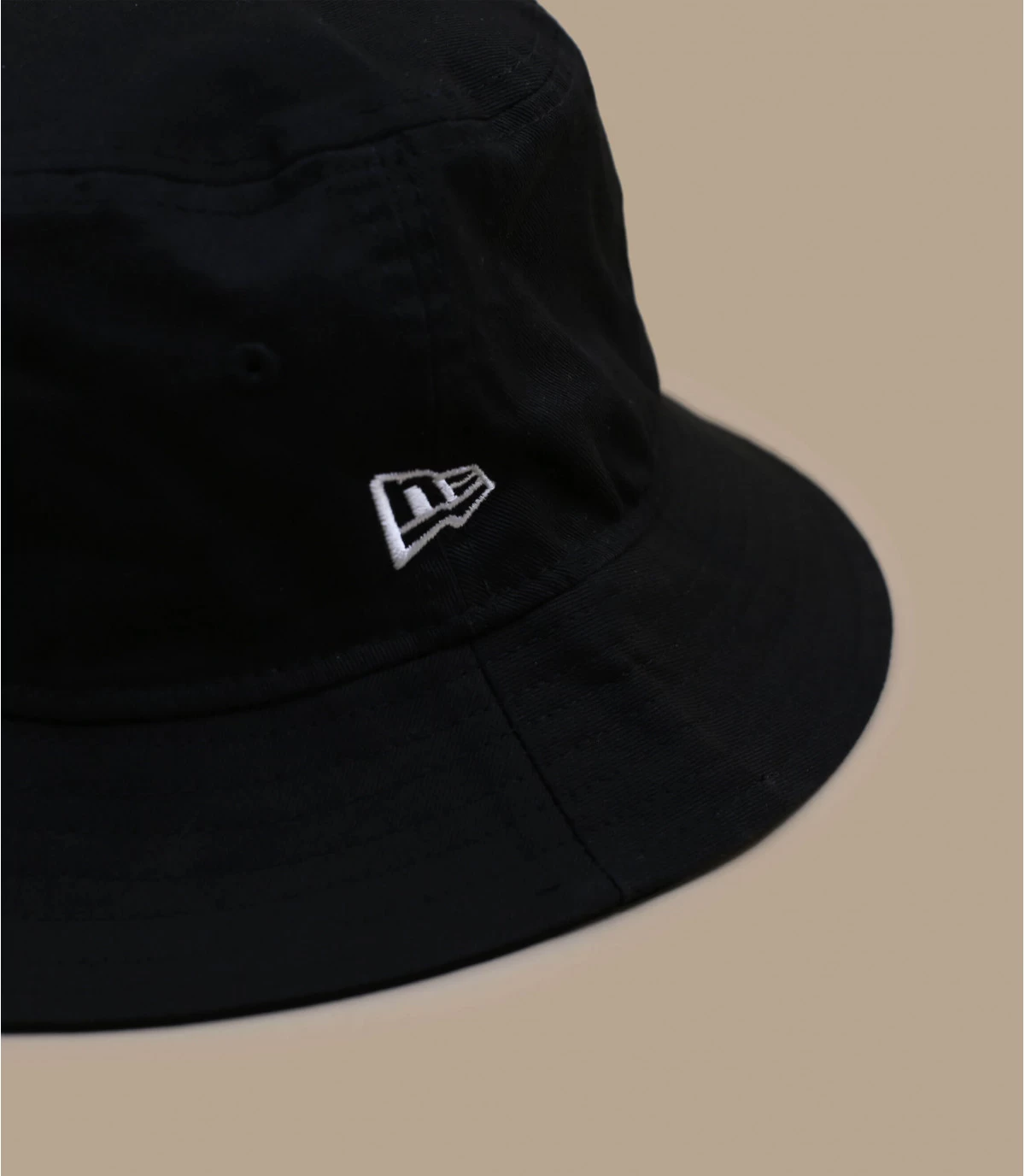 NEW ERA Essential Tapered Bucket Black 4 NEW ERA Essential Tapered Bucket Black - Afbeelding 2