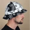 NEW ERA Explorer Bucket Paisley Black -NEW ERA Winkel explorer bucket paisley black