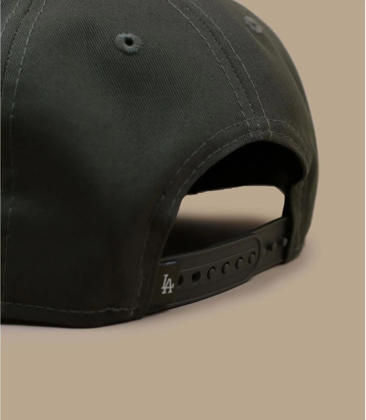 NEW ERA Flower 950 LA Olive 7 NEW ERA Flower 950 LA Olive - Afbeelding 5