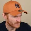 NEW ERA League Ess 3930 NY Toffee Navy -NEW ERA Winkel league ess 3930 ny toffee navy