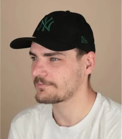 NEW ERA League Ess Cap 9Forty NY Black Maceladon