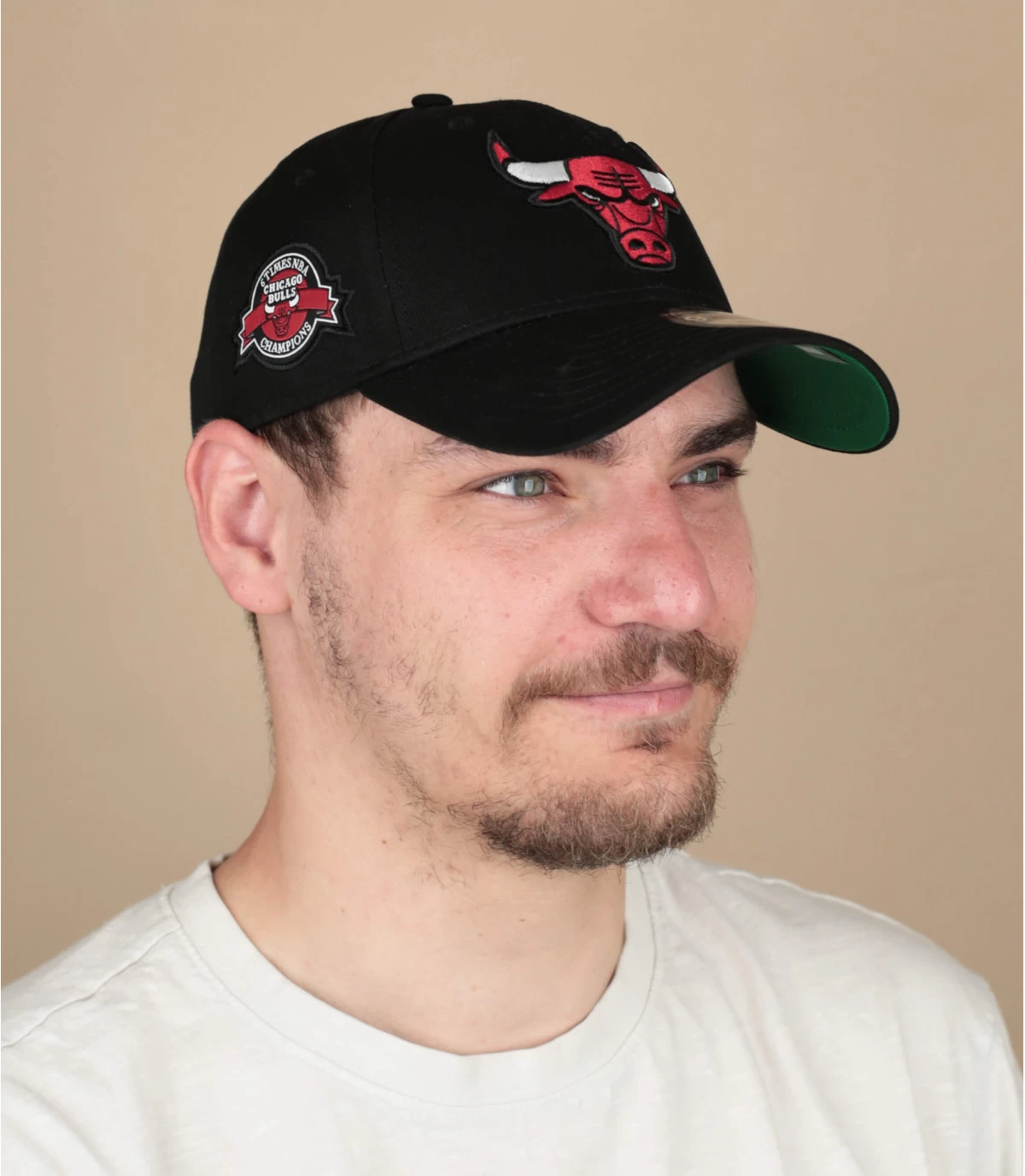 NEW ERA Team Side Patch Cap 9Forty Bulls 3 NEW ERA Team Side Patch Cap 9Forty Bulls