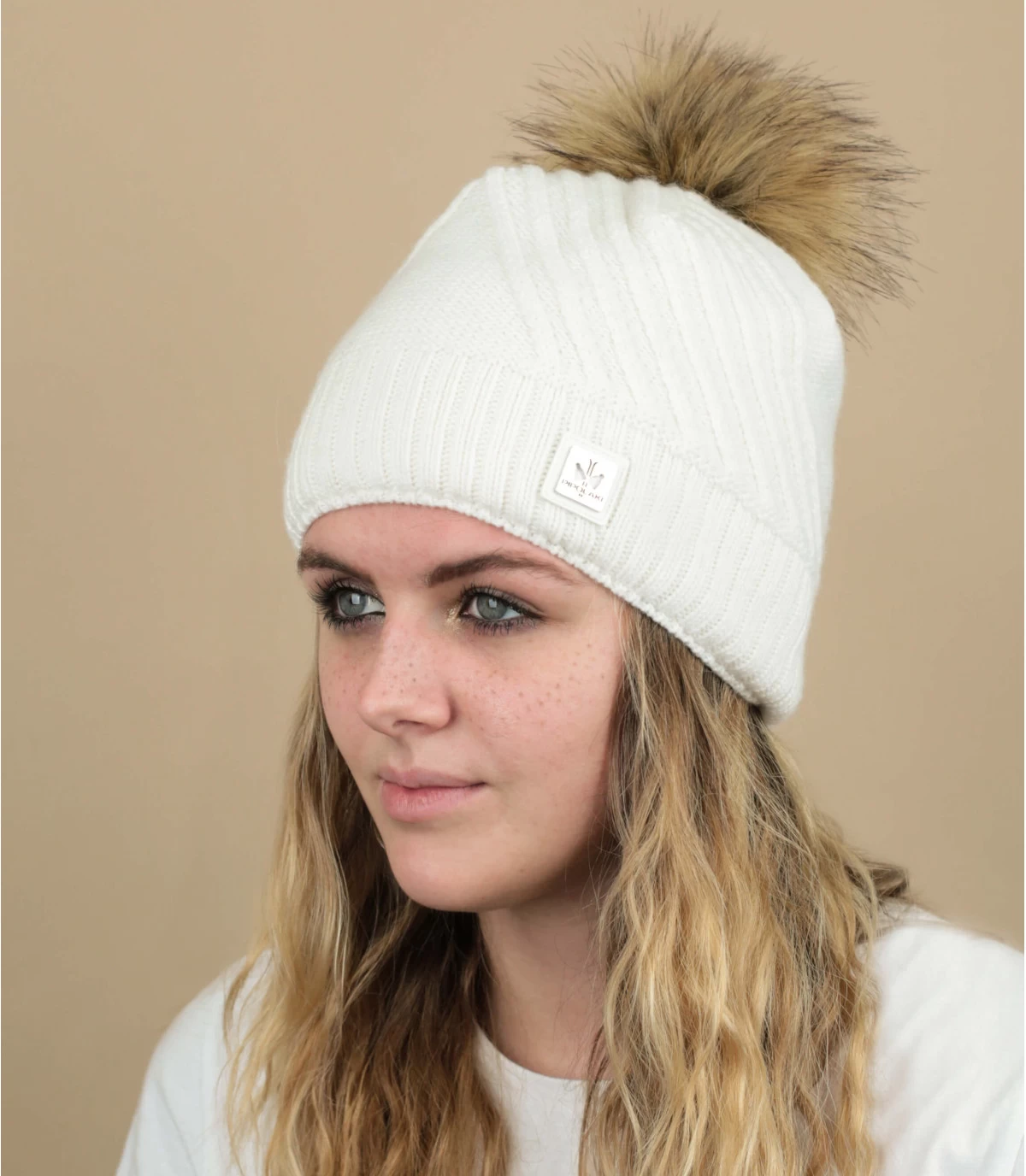 Stia White 3 Stia White